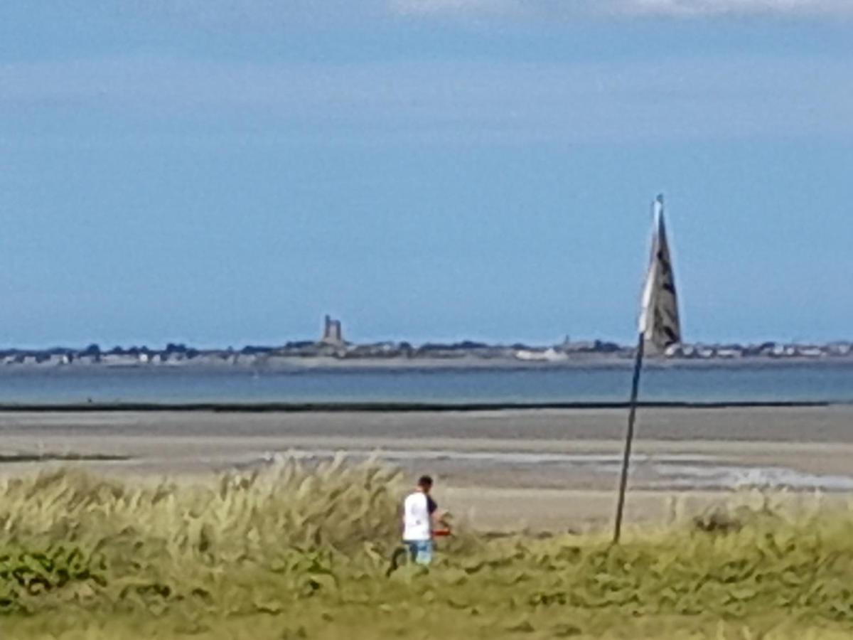 Maison Les Pieds Dans La Mer Quinéville Exterior foto